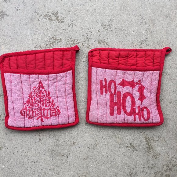 Bundle Sale! Two Holiday Oven Mitts - Picture 1 of 2